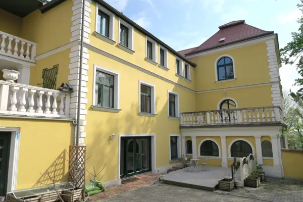Czerwony dach - jaka elewacja i jakie okna pasują najlepiej?